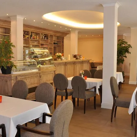 酒店 Karl's Burg 科尔平塞